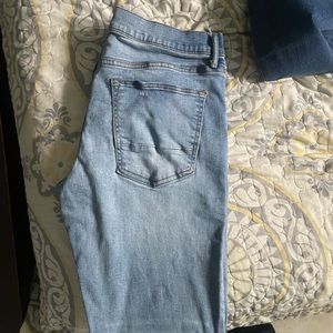 34x30 skinny rarely worn and in mint condition.